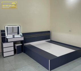 BÀN NHỰA TRANG ĐIỂM TD013